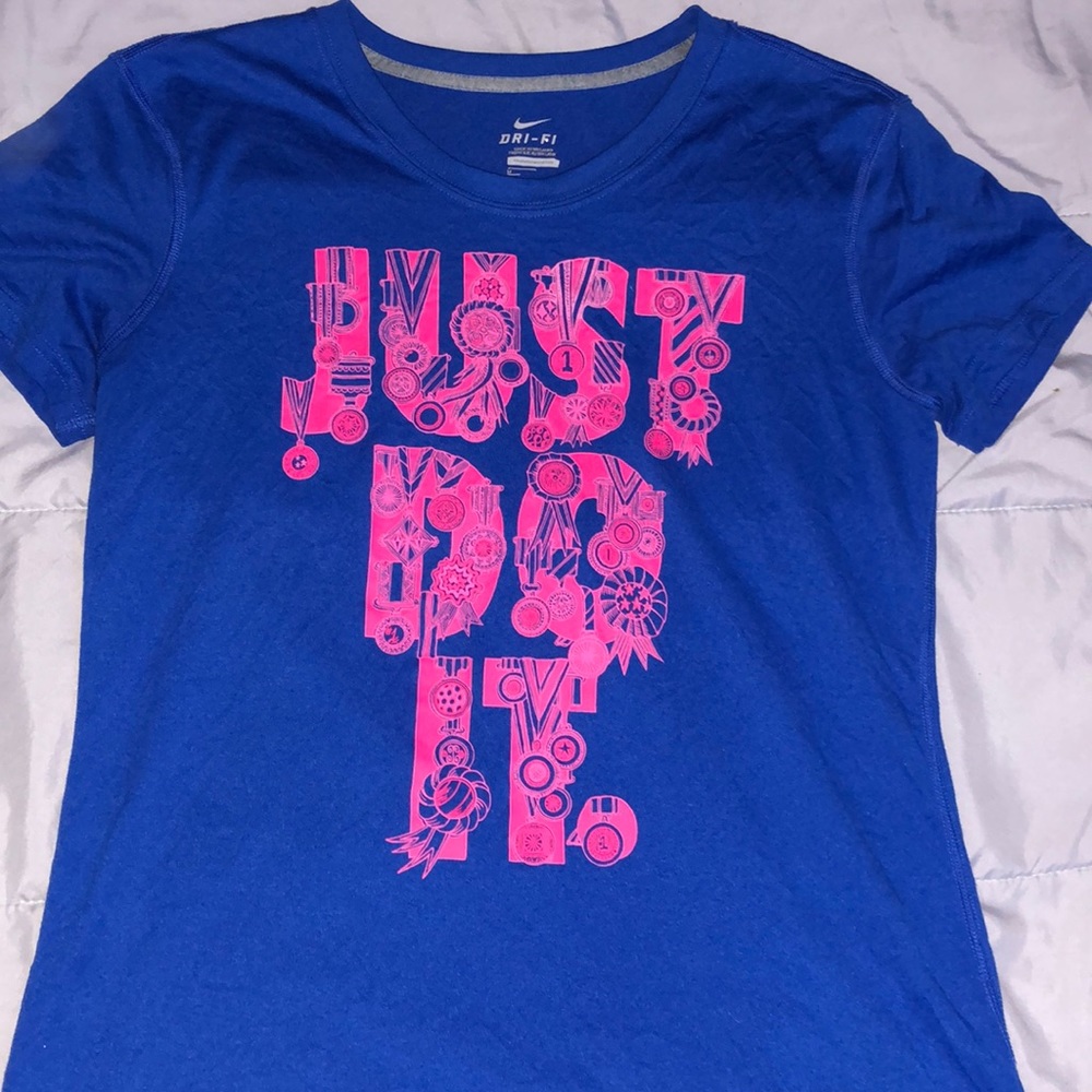 nike tshirt